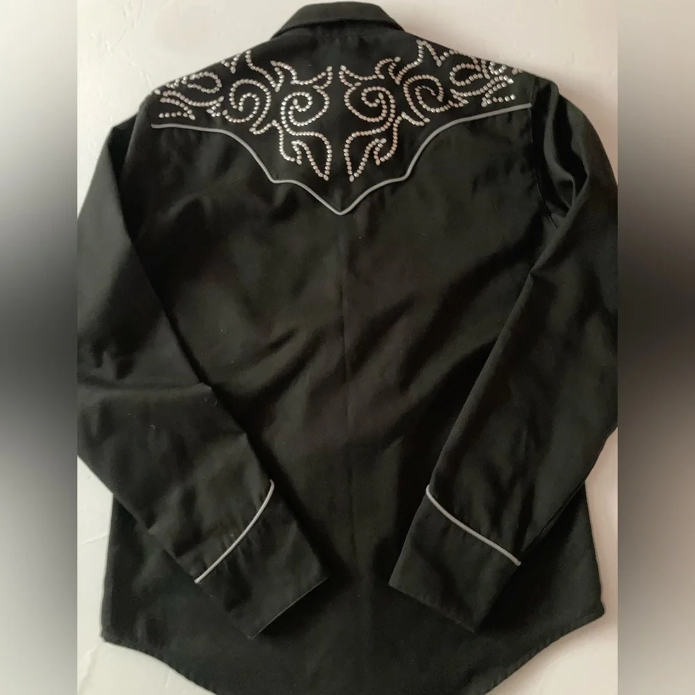 Roper Mens SZ S Black Western long sleeve,silver studded scroll design. - Picture 5 of 11
